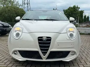 Alfa Romeo MiTo Turismo 1,4 ( Wenig KM ) 1 Hand TÜV