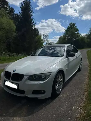 BMW 320 320i Coupe Bild 2