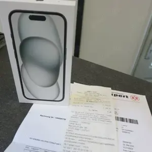 iPhone 15 in schwarz  Bild 1