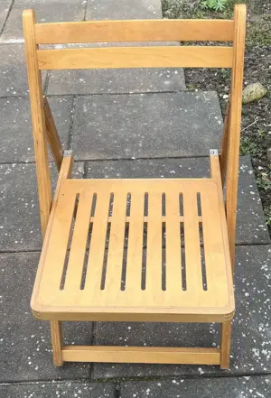 Klappstühle aus Holz