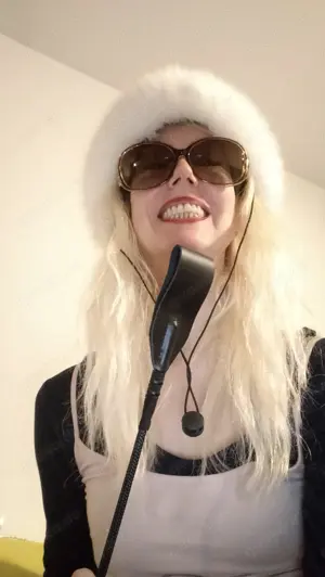 Strenge Erziehung für Diener und Sklaven online oder Real Termin  Bild 2