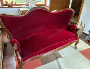 Sofa aus Schloss Sigmaringen   sehr guter Zustand 