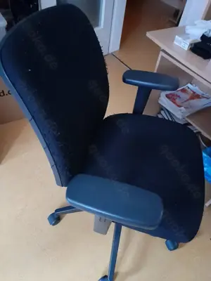 PC-Schreibtisch  "Amadeus"  mit  Aufsatz  und  Drehstuhl Bild 3