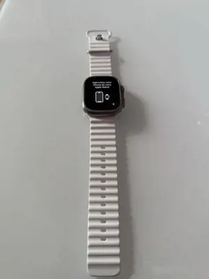apple Watch ultra 1 uhr 49mm mit Armbände + rechung , Akku : 100% 