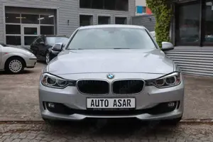 BMW 328 i Touring M-OPTIK/Bi-XENON/LEDER/TEMPOMAT Bild 2