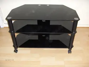 TV-Center schwarz mit Sicherheitsglas