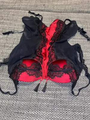 Dessous (getragen von Studentin) - Unterwäsche Bild 2