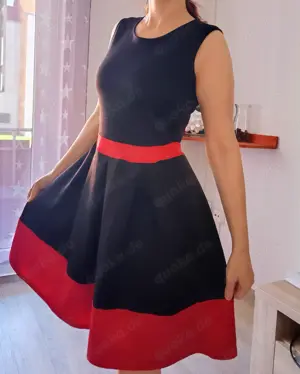 Elegantes schwarzes Kleid mit roten Akzenten   Größe 46   20  