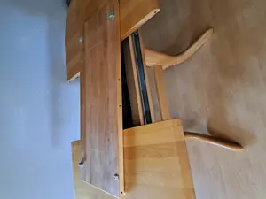 Esstisch oval Erle massiv mit Einlegeplatte, 130 x 90. Ausgezogen 170 cm, sehr guter Zustand. Selbst