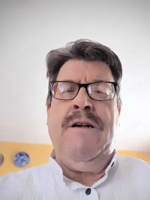 Er sucht Sie zum Hotel 