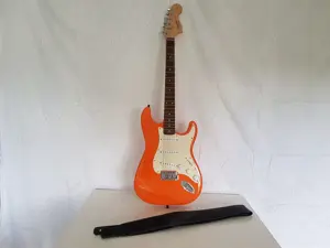 E-Gitarre   Orange   Fender Squier Affinity Serie - sehr gut erhalten - Nichtraucherhaushalt