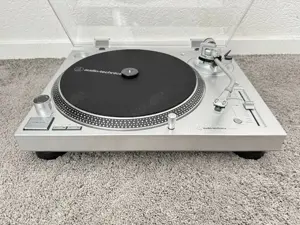 Audio Technica AT-LP120XUSB Plattenspieler mit Tonarm + System