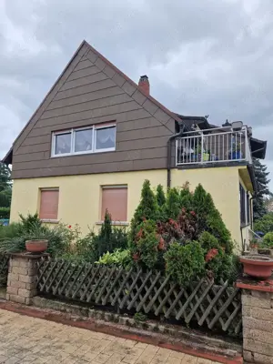 Großes Haus in Feldrandlage