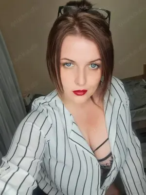  	 Chat mit live Bildern, Wunschvideos, Cam2Cam, Whatsapp, MS Teams, Sextoys mit Fernbedienung