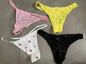 Verheiratetes Girl trägt Wäsche nach deinen Wünschen 