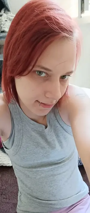 Frau Anfang 30 bieter Sexchat an 
