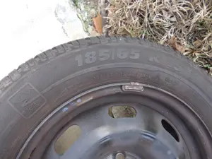 Gebrauchte Winterreifen mit Felgen (Semperit 185 65 R 15 T) Bild 3