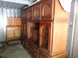 Wohnzimmerschrank Eiche massiv zu verkaufen Bild 2