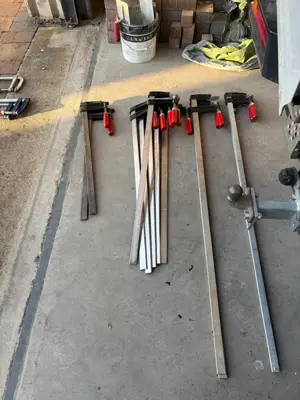 Schraubzwinge Metall Temperguß Lang Bild 1