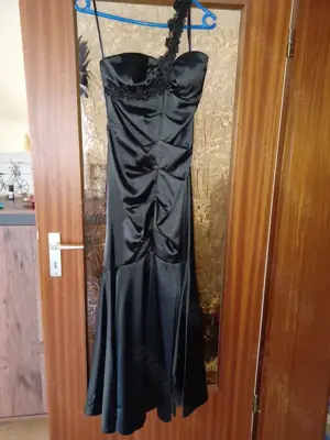 Abendkleid schwarz Laura Scott 
