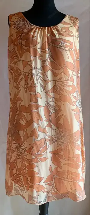 NEU m. E. Lilien Blumen Blüten Seiden Chiffon Träger Sommer Kleid PUBLIC Gr. L- XL apricot terra