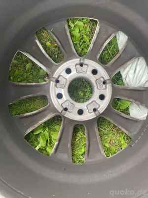 Zum Verkauf: Original Mercedes Alufelgen mit Sommerreifen Bild 3