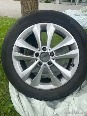 Zum Verkauf: Original Mercedes Alufelgen mit Sommerreifen Bild 2