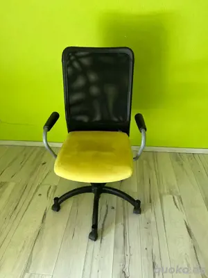 Sehr gut erhaltener Bürostuhl