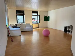 ***Mühlhausen-Tairnbach ab sofort 3 4  helle Zimmer in EG   ***