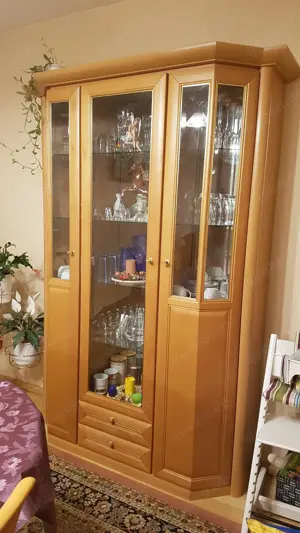 Wohnwand in mit Vitrine und Sideboard in sehr gutem Zustand Bild 2