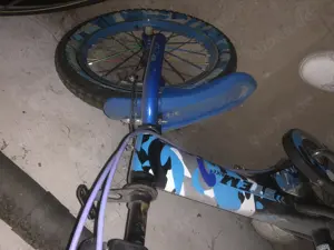 Kinder Fahrrad mit stützen Rädern 