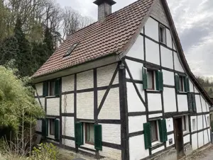Fachwerkhaus mit Charme & großem Grundstück für Tierfreunde