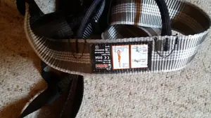 Rettungsgurt Abseilgurt Sicherungsgurt unisex mit 20 m Seil u. zwei 10 mm Karabinern Bild 5