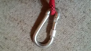 Rettungsgurt Abseilgurt Sicherungsgurt unisex mit 20 m Seil u. zwei 10 mm Karabinern Bild 4