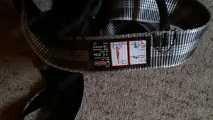 Rettungsgurt Abseilgurt Sicherungsgurt unisex mit 20 m Seil u. zwei 10 mm Karabinern Bild 6