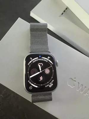 Apple Watch S9 41mm mit Armbänder milanaisse loop silber , OVP und zubehör