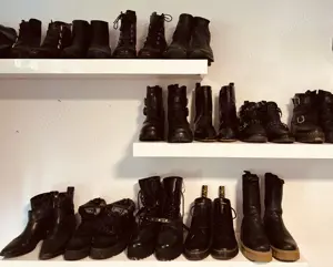 Hot Boots   du wählst, ich schwitze