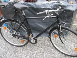 schwarzes Citybike TRIUMPH Kultrad 28zoll