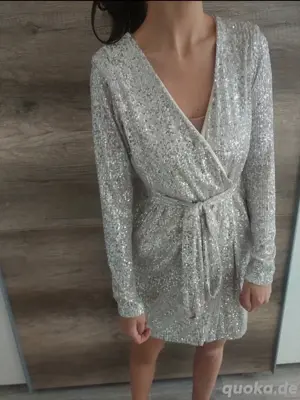 Stradivarius Pailletten Party Kleid silber Größe S NEU 