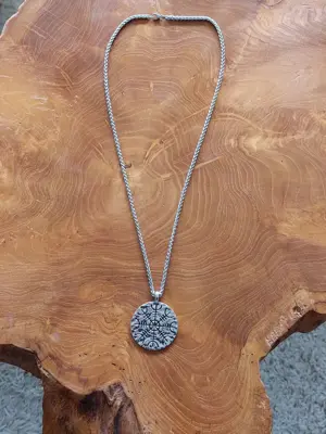 Halskette aus Edelstahl mit Wikinger Anhänger "Vegvisir" Bild 2