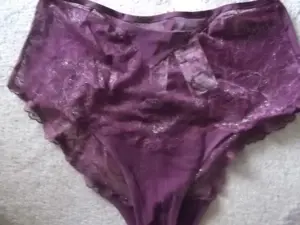 Damen Spitze Slip 46 weinrot mit Glitzer,super schön
