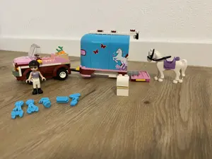 LEGO Friends - Geländewagen mit Anhänger + Pferd