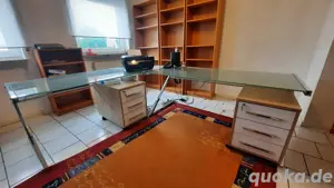 Büroschreibtisch aus Glas und Metall