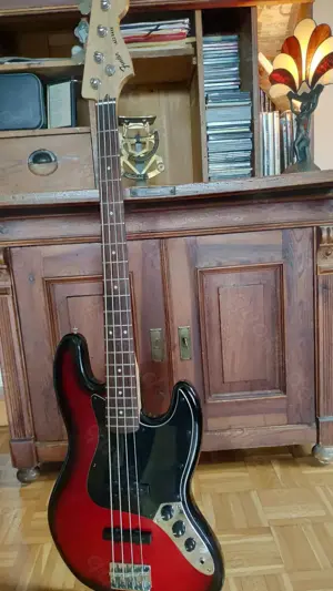 modifiz. Fender Squier Jazz-Bass mit Dimarzio Pickups, Gigbag, Gurt und S-Locks