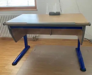 Moll Runner Kinder- u. Jugendschreibtisch + Moll Kinderdrehstuhl Maximo forte