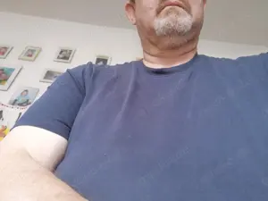 Mollige, vollbusige, behaarte Sie gesucht 