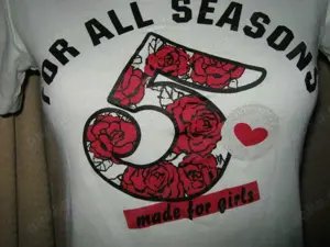 NEUw VINTAGE Glitzer Rosen Blüten Kurzarm Bodycon T- SHIRT alive Gr. 32- 34  XS weiß rot schwarz