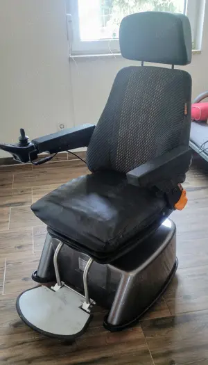 Elektrischer Rollstuhl mit Sitzhub Butler II BJ 2021
