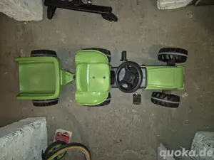 Trettraktor mit Anhänger-Kinderfahrzeug in Top Zustand Bild 3