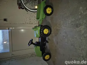 Trettraktor mit Anhänger-Kinderfahrzeug in Top Zustand